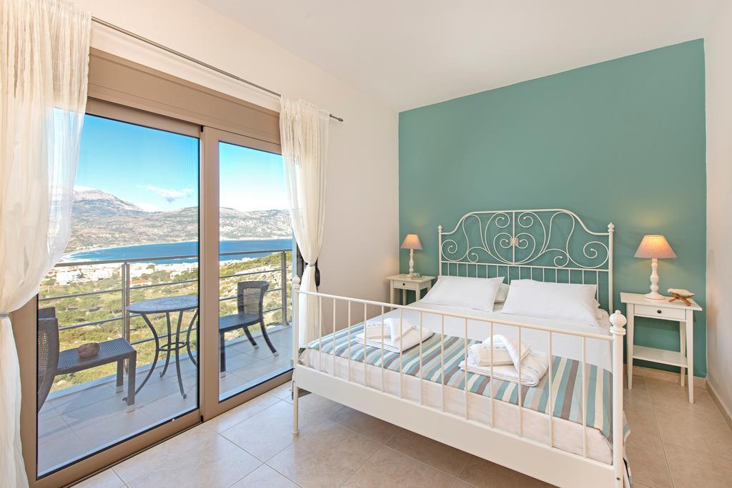 Renata'S Villas Карпатос Стая снимка